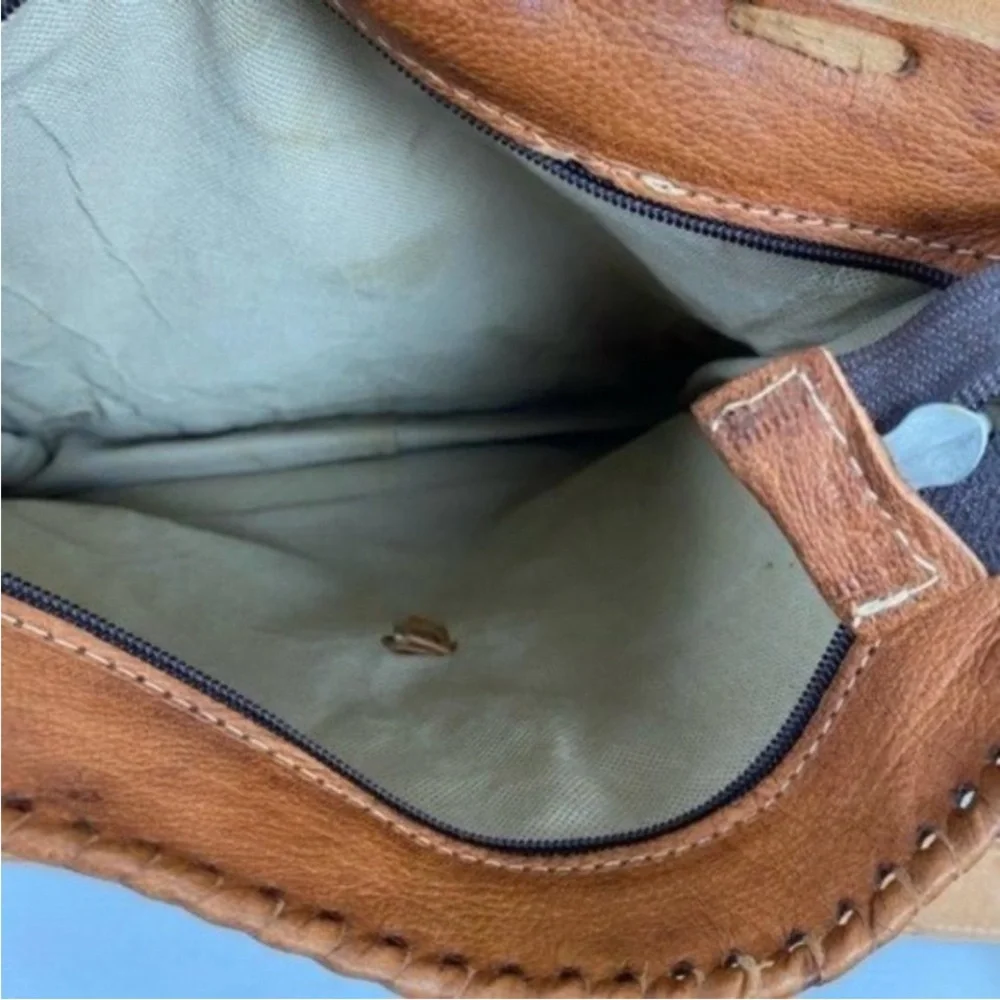 🌵Artisan🌵Rustic Natural Leather Sling Bag with Horn Detail🌵 - Picture 6 of 8